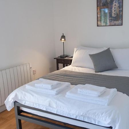 Cowbridge Cabins Buitenkant foto