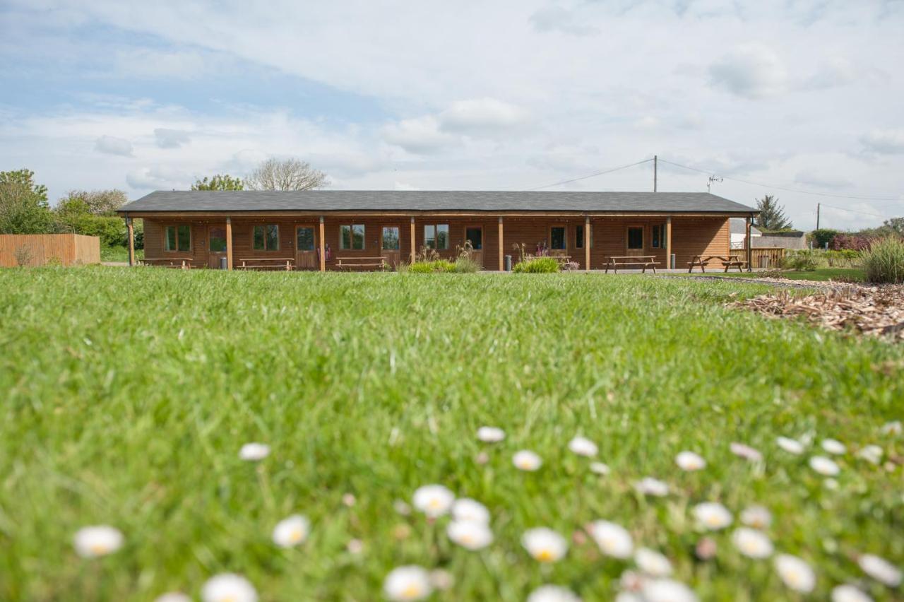 Cowbridge Cabins Buitenkant foto